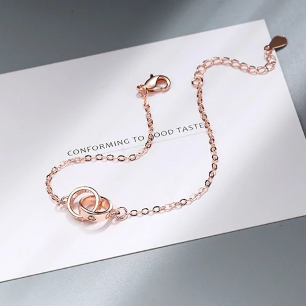 NEW Rose Gold Interlocking Circle Bracelet - Picture 6 of 8